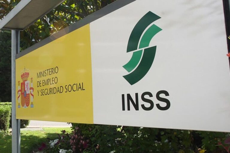 Abogados especialistas en bajas laborales en Sevilla